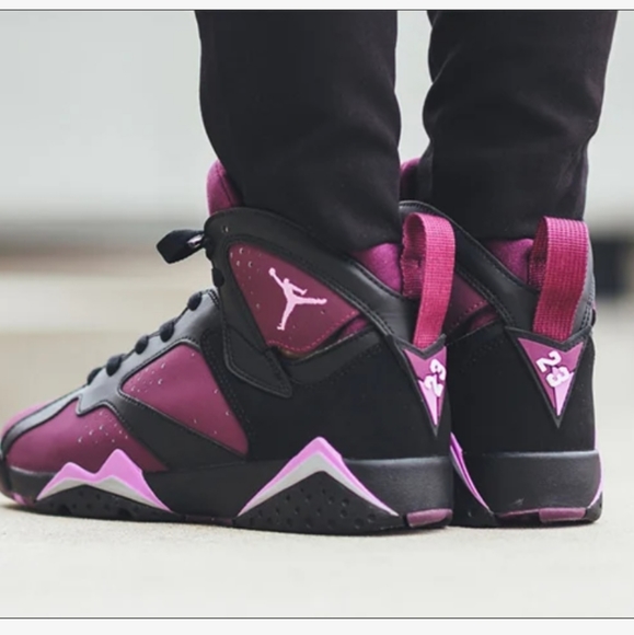 Air Jordan 7  Retro Mulberry youth sneaker - Picture 2 of 11